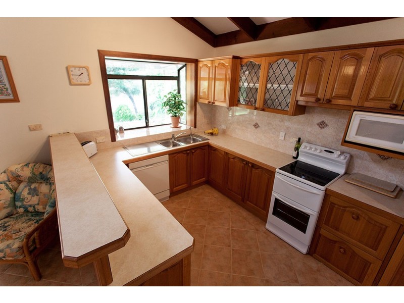 8 Larelar Court, Ocean Shores NSW 2483