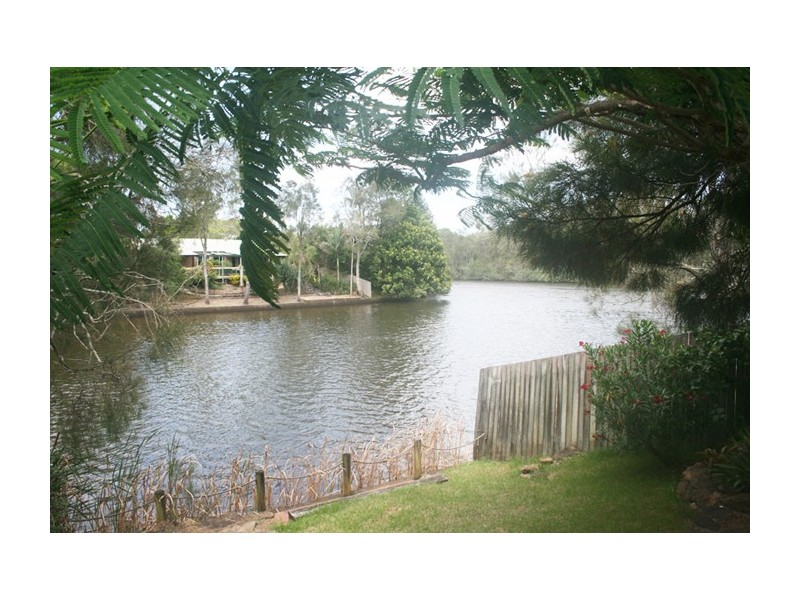 8 Larelar Court, Ocean Shores NSW 2483