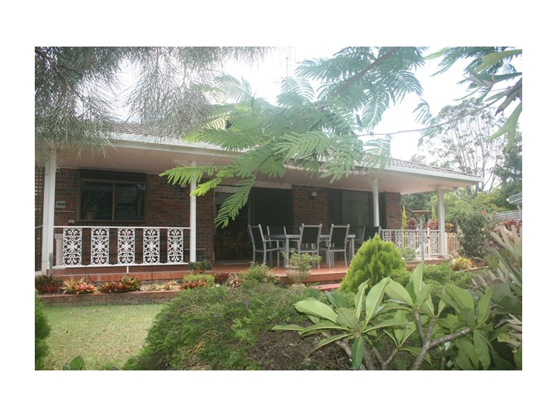 8 Larelar Court, Ocean Shores NSW 2483