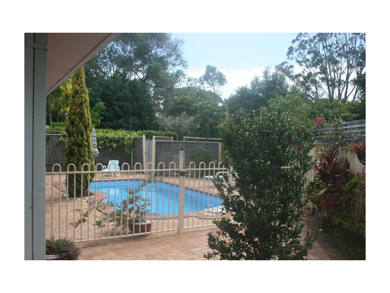 8 Larelar Court, Ocean Shores NSW 2483