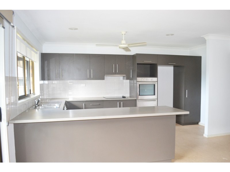 8 Barkala Court, Ocean Shores NSW 2483