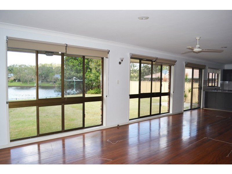 8 Barkala Court, Ocean Shores NSW 2483