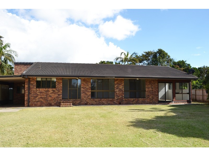 8 Barkala Court, Ocean Shores NSW 2483
