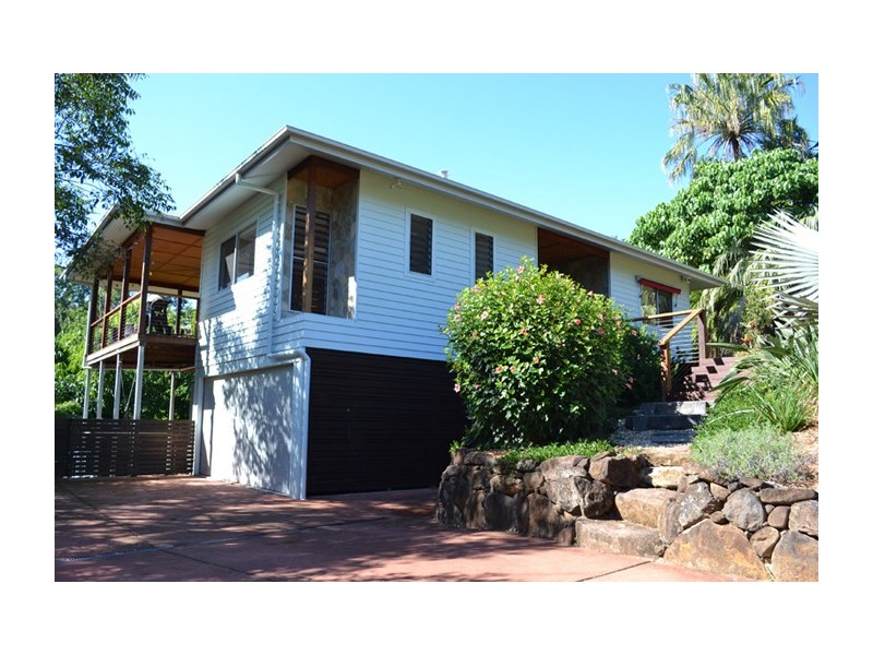 10 Bulgoon Crescent, Ocean Shores NSW 2483