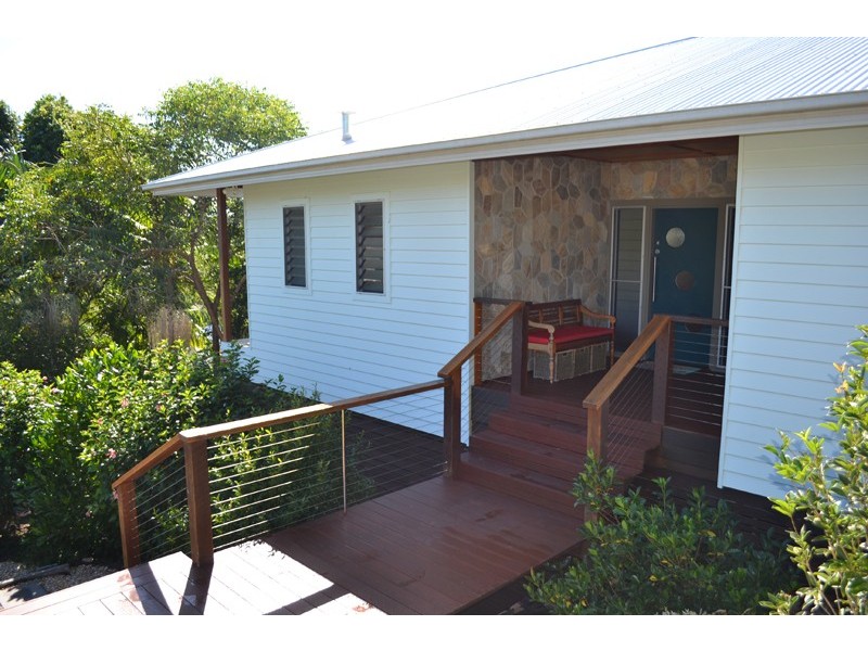 10 Bulgoon Crescent, Ocean Shores NSW 2483