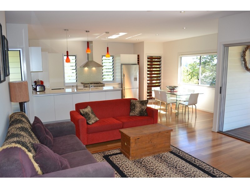 10 Bulgoon Crescent, Ocean Shores NSW 2483