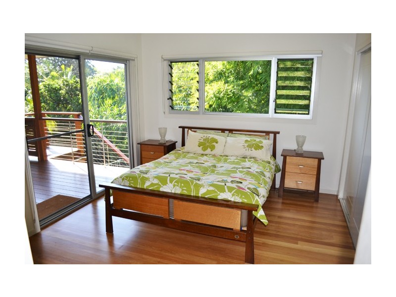 10 Bulgoon Crescent, Ocean Shores NSW 2483