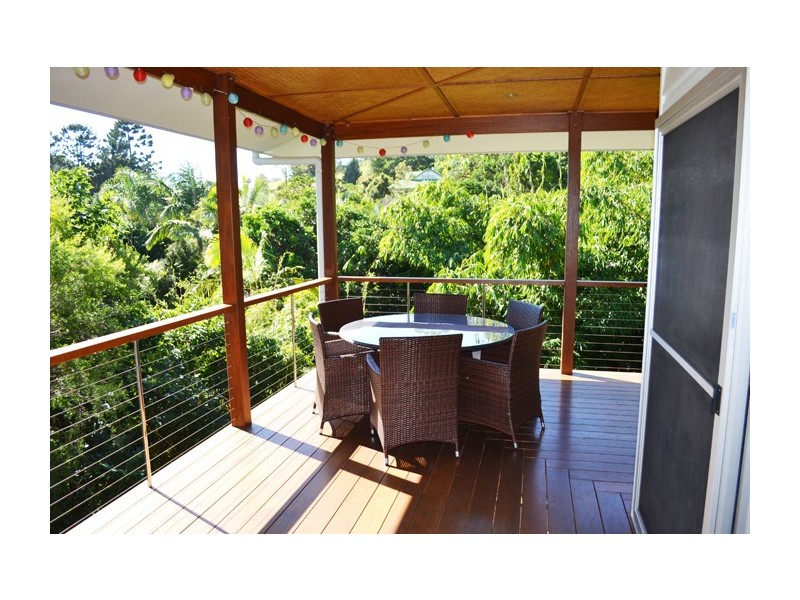 10 Bulgoon Crescent, Ocean Shores NSW 2483