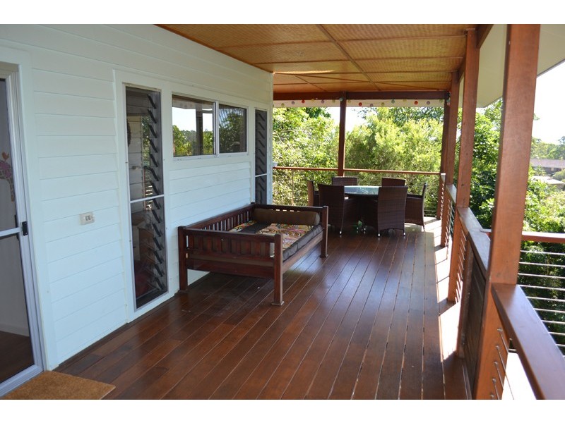 10 Bulgoon Crescent, Ocean Shores NSW 2483