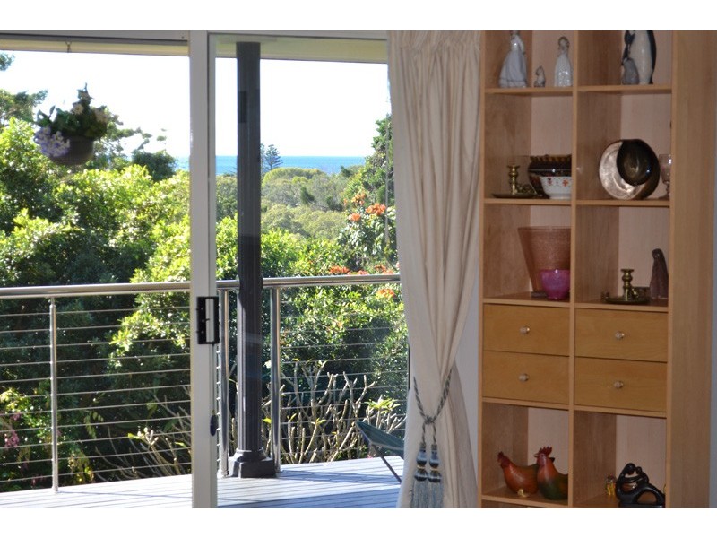 5 Wirree Drive, Ocean Shores NSW 2483