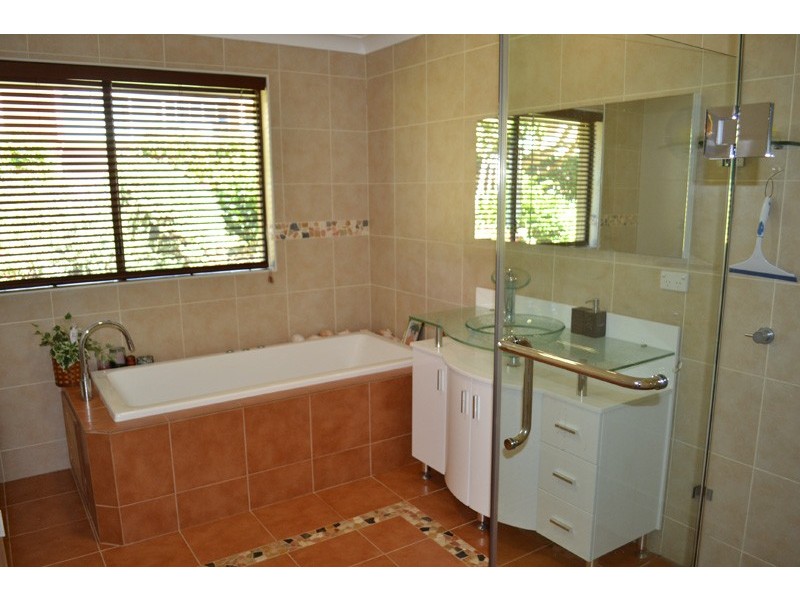 5 Wirree Drive, Ocean Shores NSW 2483