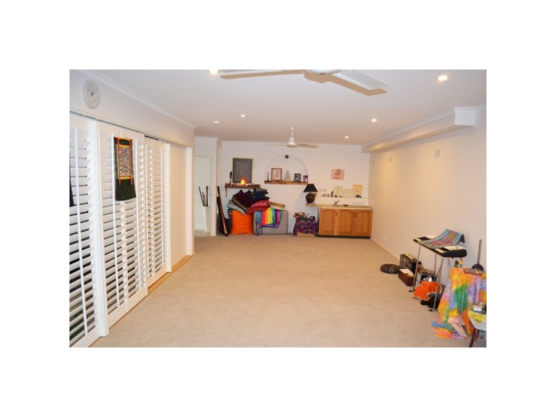 5 Wirree Drive, Ocean Shores NSW 2483