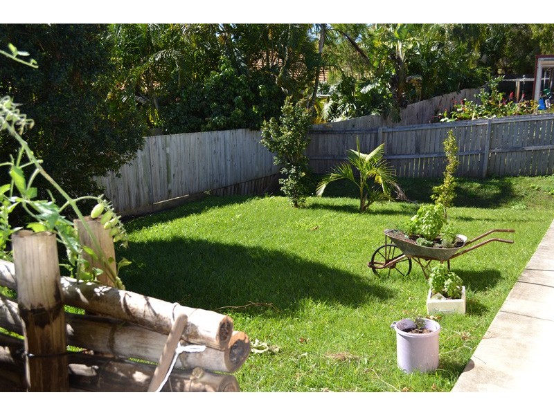 26 Coomburra Crescent, Ocean Shores NSW 2483