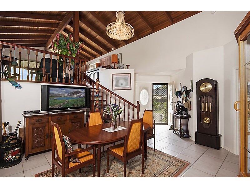 2 Coonawarra Court, Ocean Shores NSW 2483