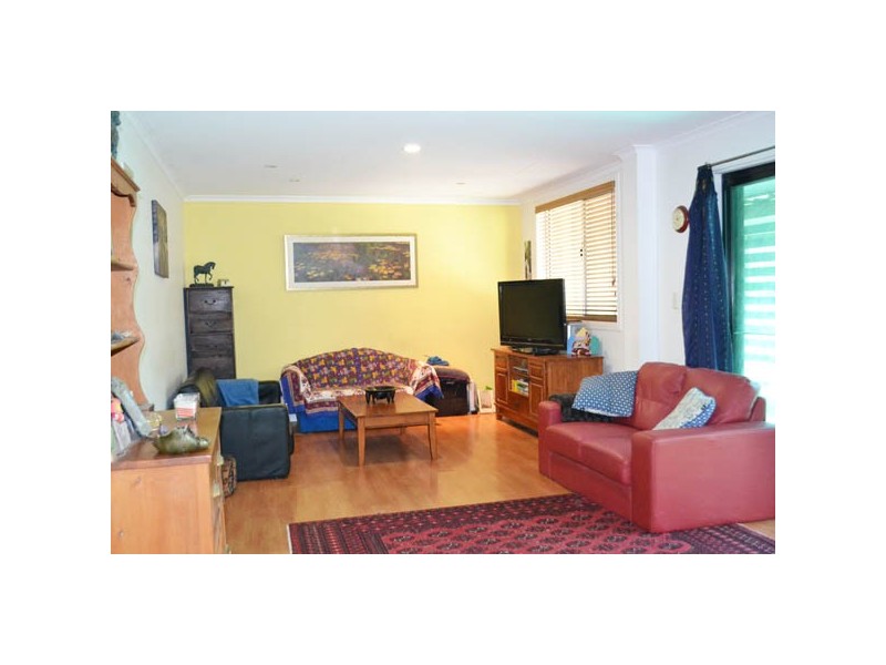 32 COOMBURRA CRESCENT, Ocean Shores NSW 2483