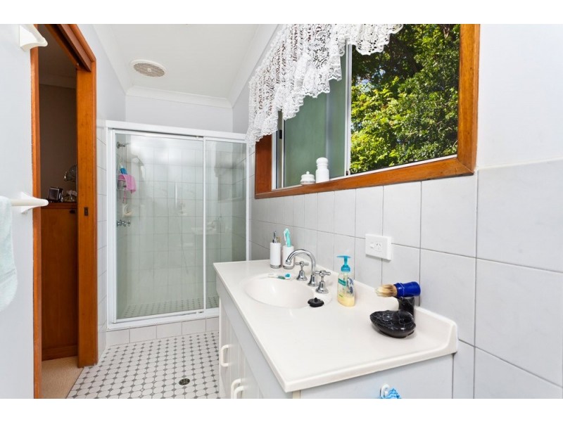 20 Wirruna Avenue, Ocean Shores NSW 2483