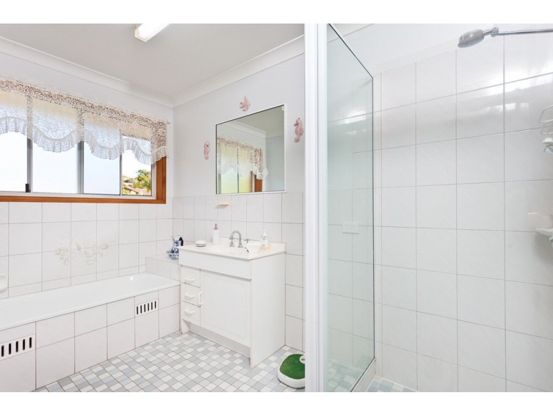 20 Wirruna Avenue, Ocean Shores NSW 2483