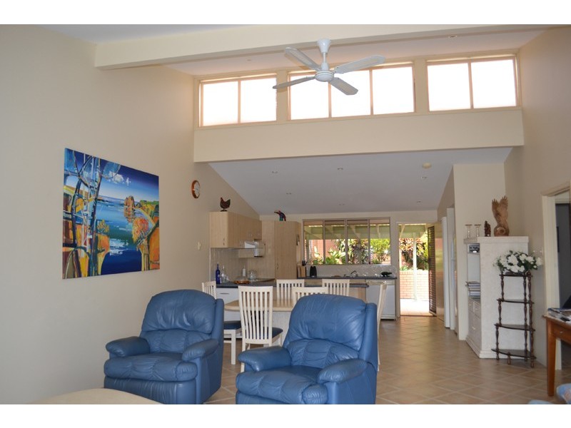 24/2 Langi Place, Ocean Shores NSW 2483