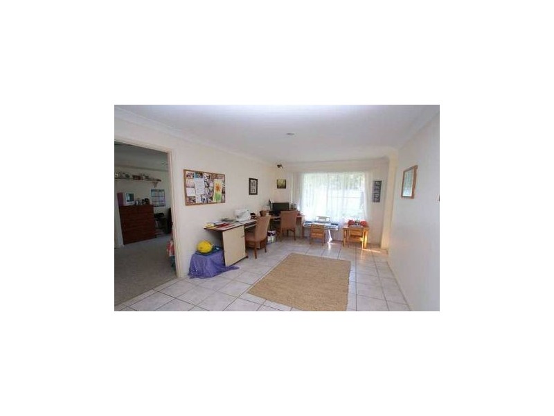 5 Eloura Court, Ocean Shores NSW 2483