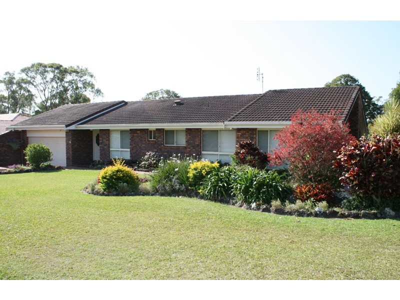 32 Narooma Drive, Ocean Shores NSW 2483