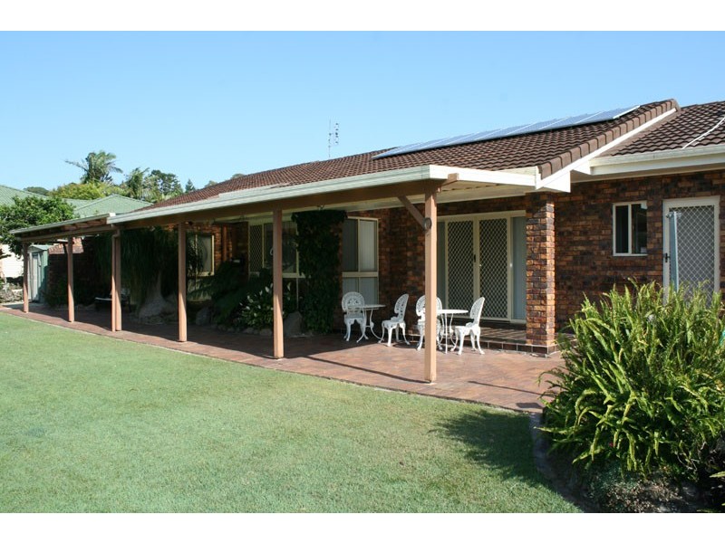 32 Narooma Drive, Ocean Shores NSW 2483