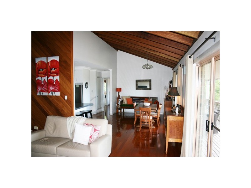 27 Warrambool Road, Ocean Shores NSW 2483