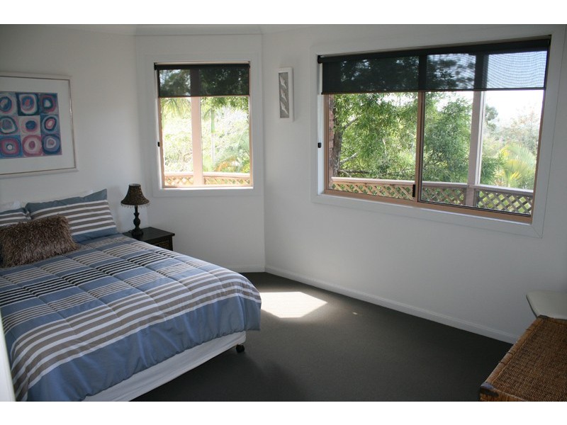 27 Warrambool Road, Ocean Shores NSW 2483