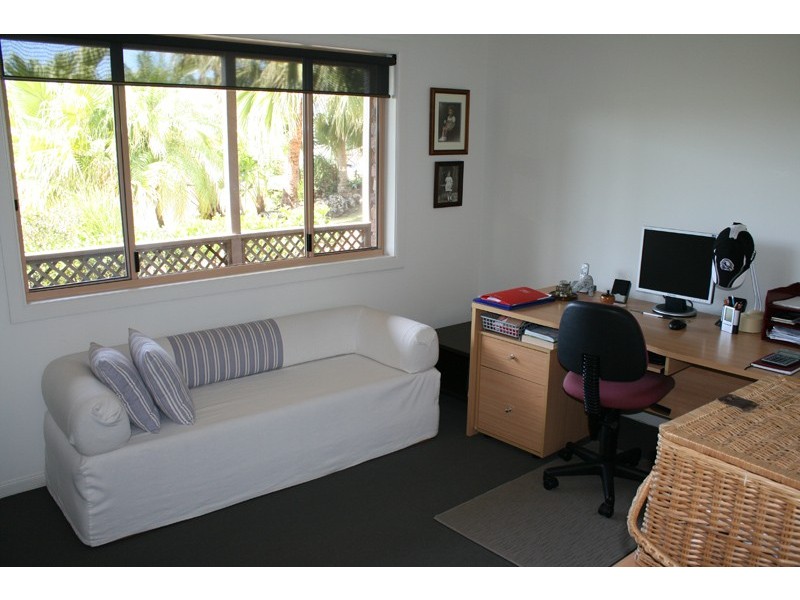 27 Warrambool Road, Ocean Shores NSW 2483