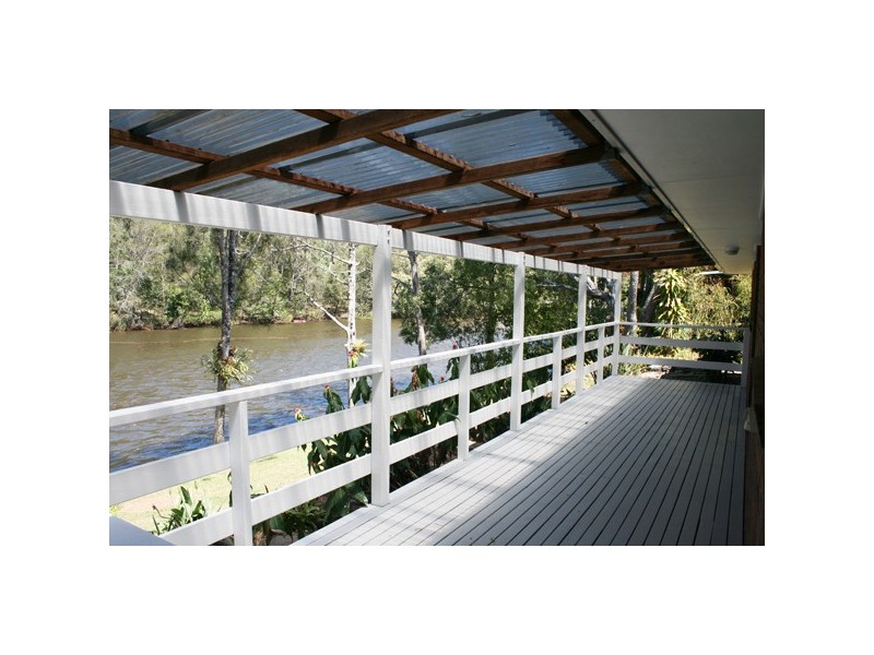 22 Larelar Court, Ocean Shores NSW 2483