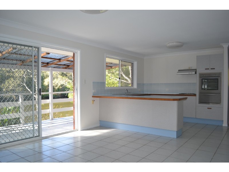 22 Larelar Court, Ocean Shores NSW 2483