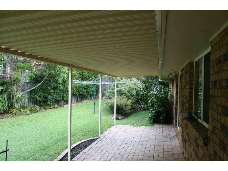 1 Eloura Court, Ocean Shores NSW 2483