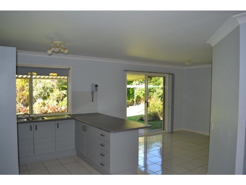 1 Eloura Court, Ocean Shores NSW 2483