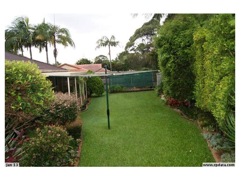 1 Eloura Court, Ocean Shores NSW 2483