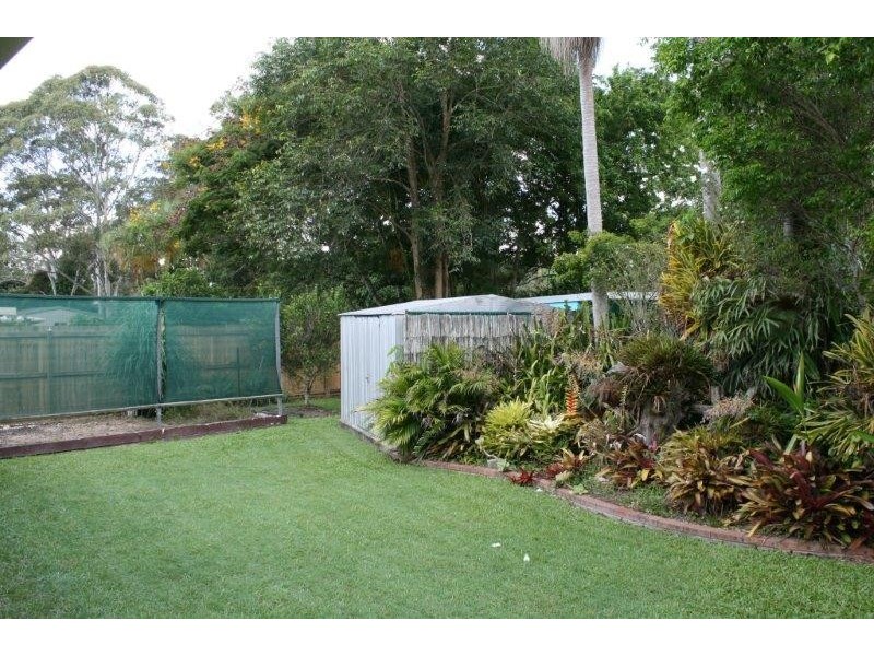 1 Eloura Court, Ocean Shores NSW 2483