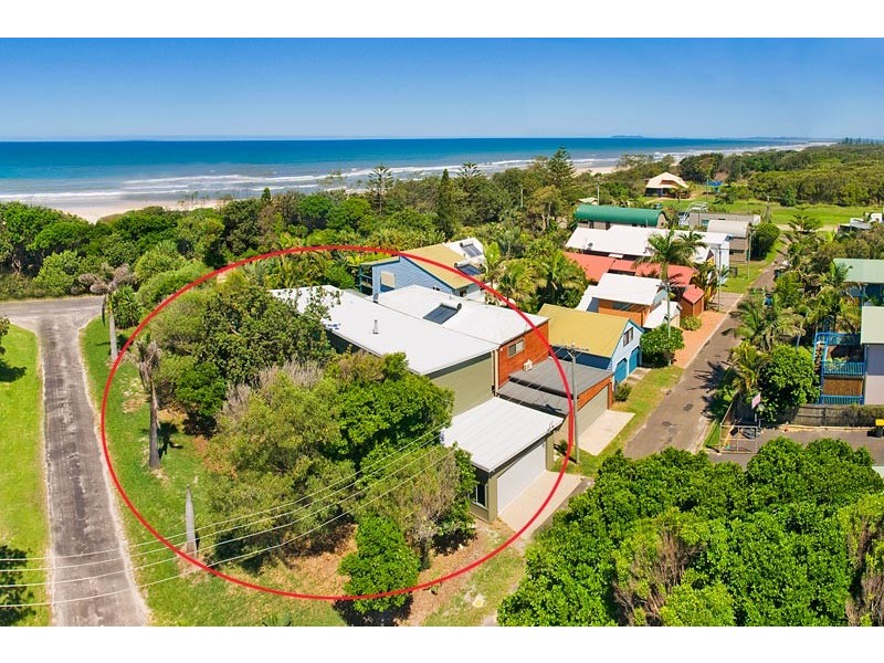 10 Pacific Esplanade, South Golden Beach NSW 2483