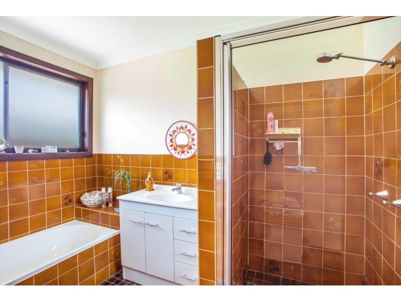 1 Paldi Court, Ocean Shores NSW 2483