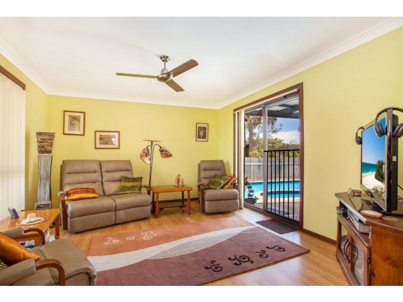 1 Paldi Court, Ocean Shores NSW 2483