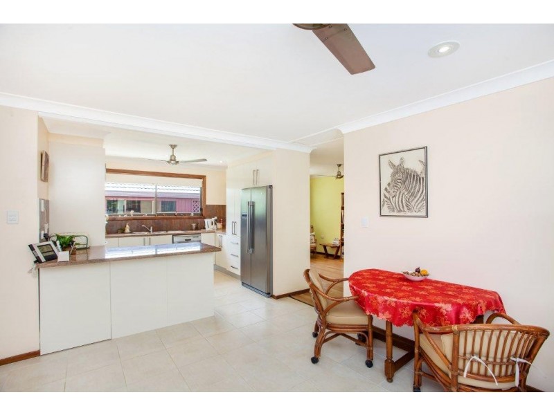 1 Paldi Court, Ocean Shores NSW 2483