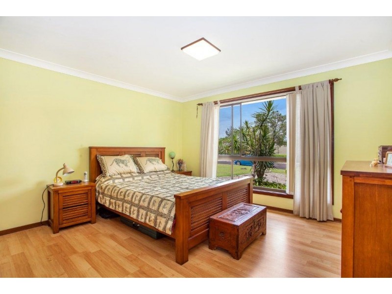 1 Paldi Court, Ocean Shores NSW 2483