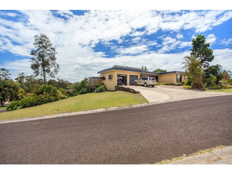 1 Paldi Court, Ocean Shores NSW 2483