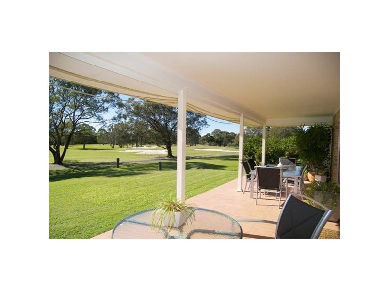 10 Kiah Close, Ocean Shores NSW 2483