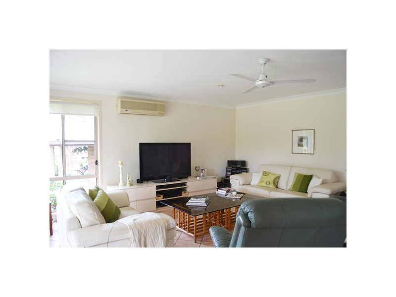 10 Kiah Close, Ocean Shores NSW 2483