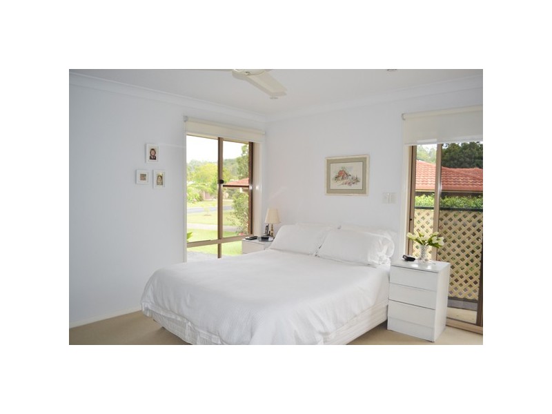 10 Kiah Close, Ocean Shores NSW 2483