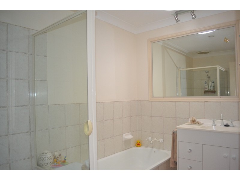 10 Kiah Close, Ocean Shores NSW 2483