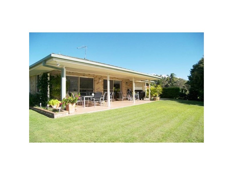 10 Kiah Close, Ocean Shores NSW 2483