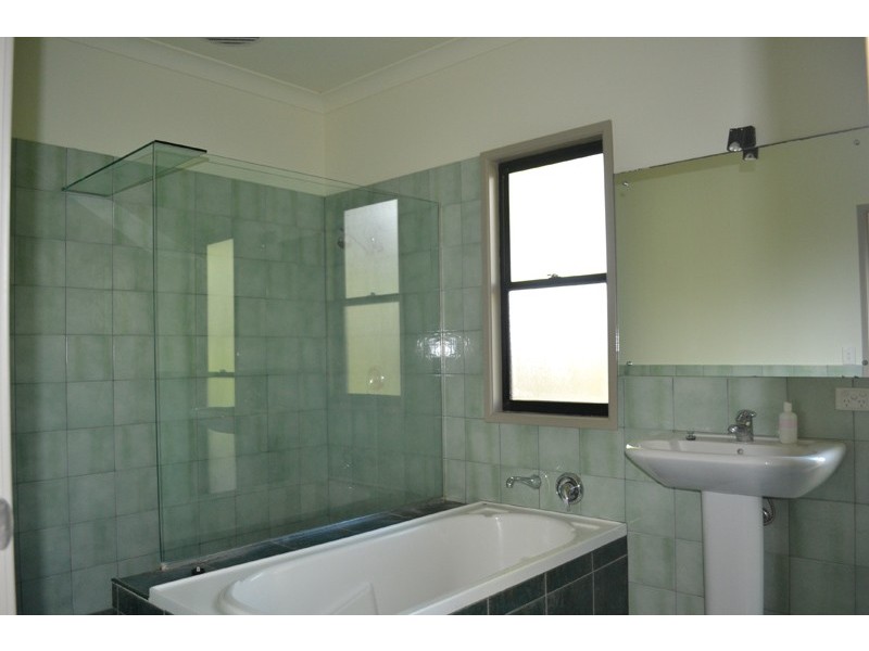 25 Hardy Avenue, Ocean Shores NSW 2483