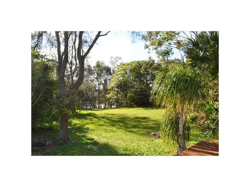 25 Hardy Avenue, Ocean Shores NSW 2483