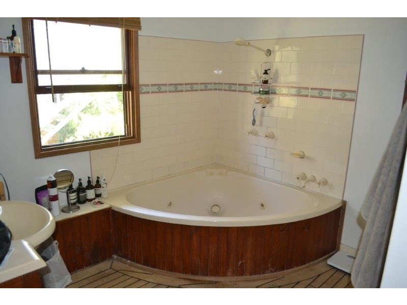 33 Gloria Street, South Golden Beach NSW 2483