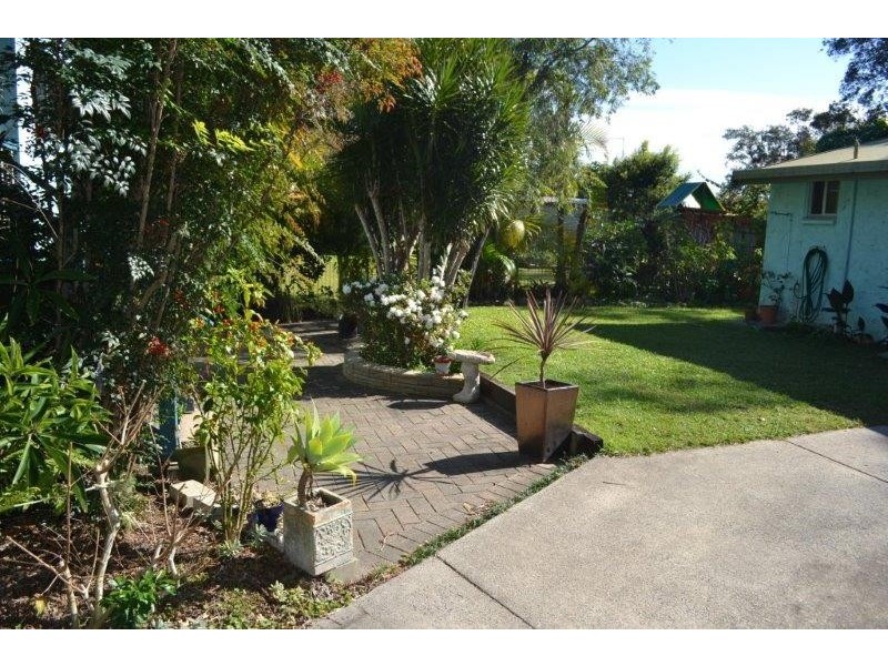 33 Gloria Street, South Golden Beach NSW 2483