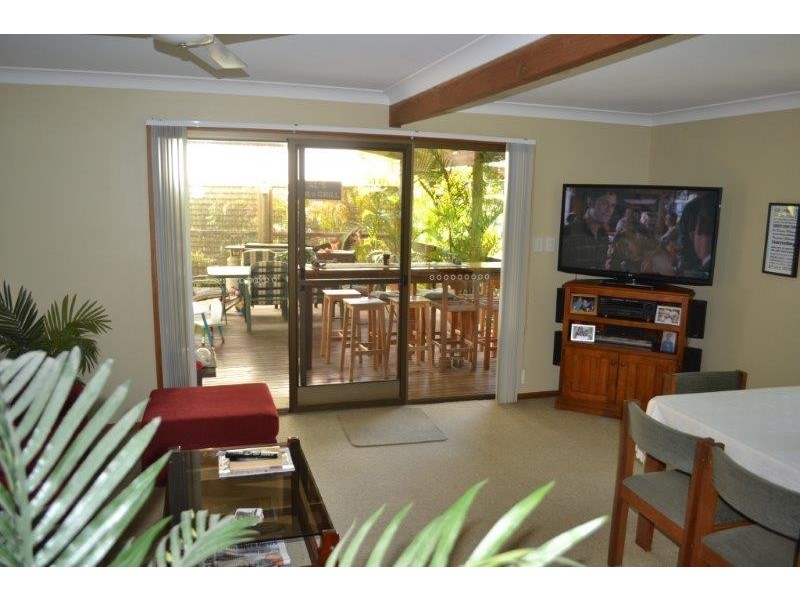 9 Murumba Close, Ocean Shores NSW 2483